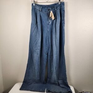 Elie Tahari Wide Leg Light Weight Loose Jeans Size 8 MSRP $88.00 SOLD OUT